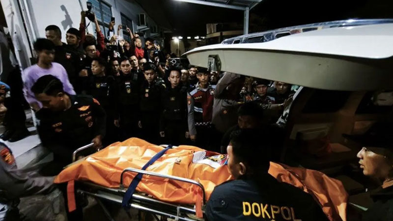 Tiga-polisi-gugur-dalam-penggerebekan-sabung-ayam-diautopsi